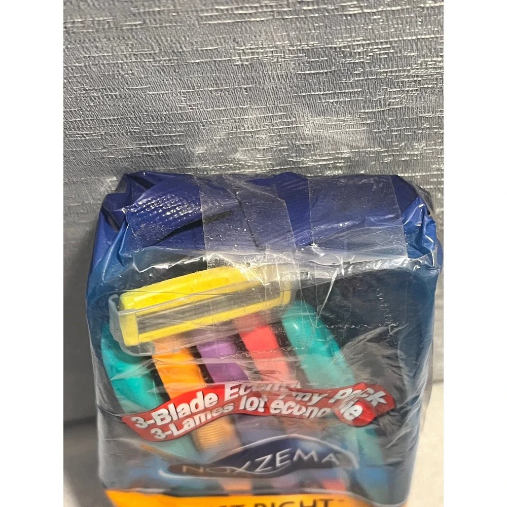 Noxzema Just Right 3-Blade Disposable Razors 10 Count Economy Pack Pivoting Head